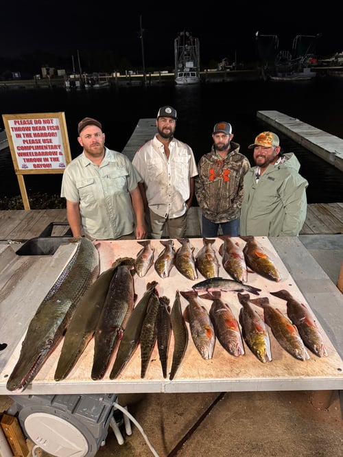 Night Time Bowfishing! 