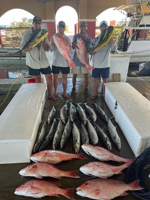 Blue Water Adventure 33 FT: Texas Deep Sea Fishing Charters