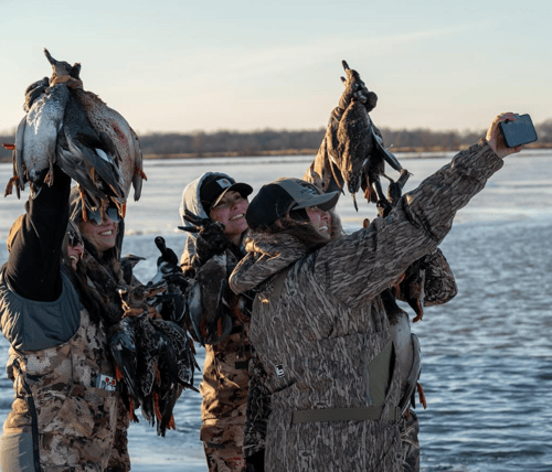 Arkansas Ducks w/ Lodging | Welch Lodge