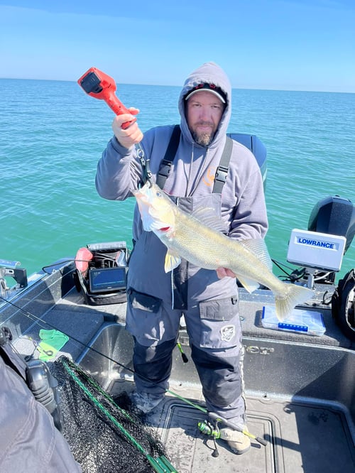 Walleye or Perch on 22' Range