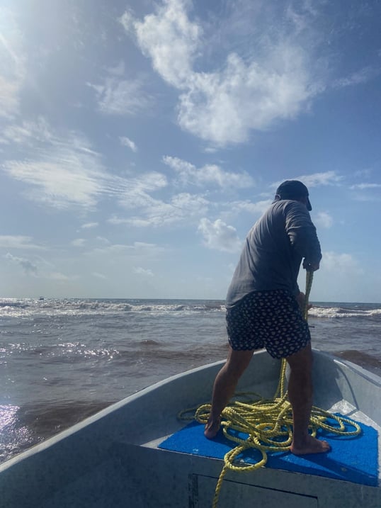 Hauling anchor in tulum