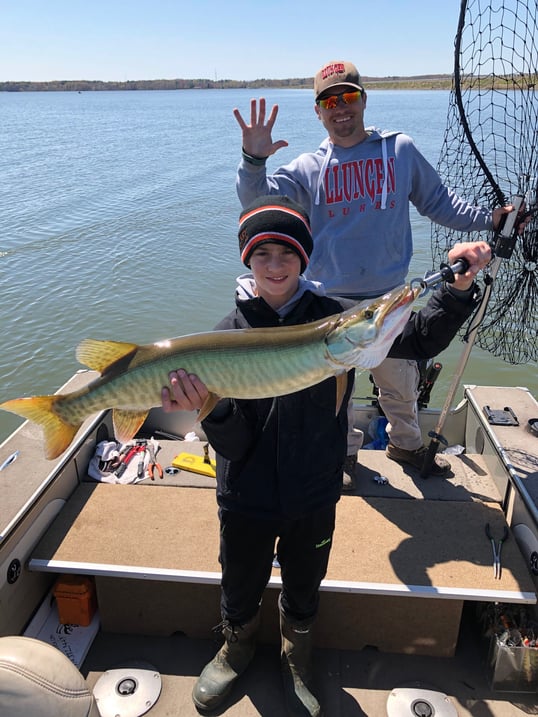 muskie fishing guides